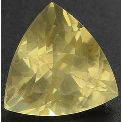 Citrine trilliant a facettes 10x10 mm 3.00 carats