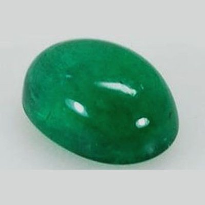 Emeraude naturelle taille ovale cabochon 7x5 mm 0.95 carat