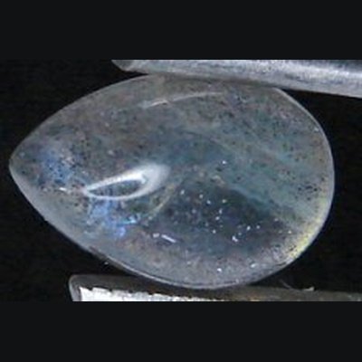 Labradorite naturelle poire cabochon 9x6 mm 1.54 carats