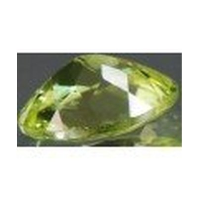 Peridot naturel ovale a facettes 10x8x5 mm 2.40 carats