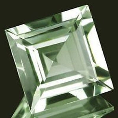 quartz vert naturelle  carrée 10x10 mm 4.40  carats