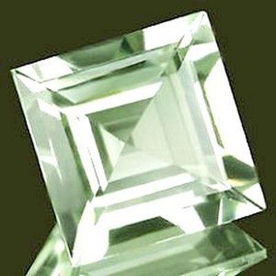 quartz vert   carré 8x8 mm 2.19  carats