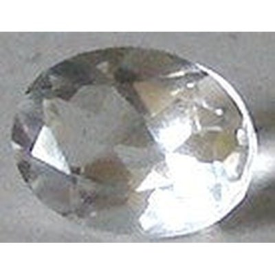 Quartz blanc naturel ovale a facettes 8x6 mm 1.15 carats