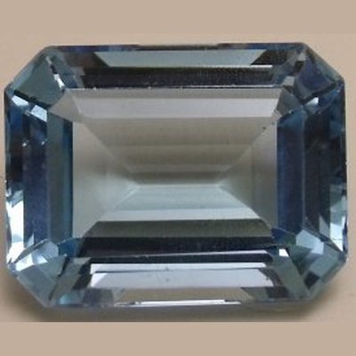 Topaze bleu suisse octogonale 22x17 mm 41.00 carats