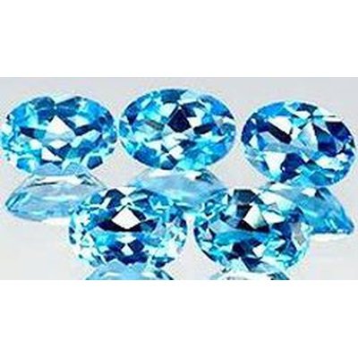 Topaze bleu suisse ovale a facettes 7x5 mm 1.10 carat