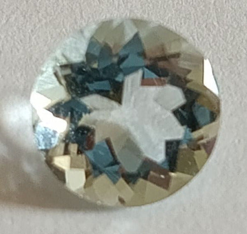 Aigue marine ronde a facettes 5 mm 0.39 carat