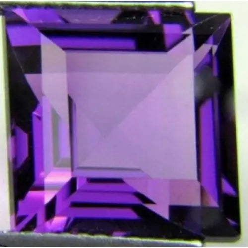 Améthyste Afrique taille carrée 8x8 mm 2.55 carat