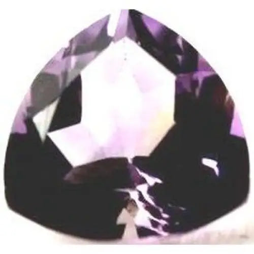 Améthyste trilliant a facettes 4x4 mm 0.22 carat