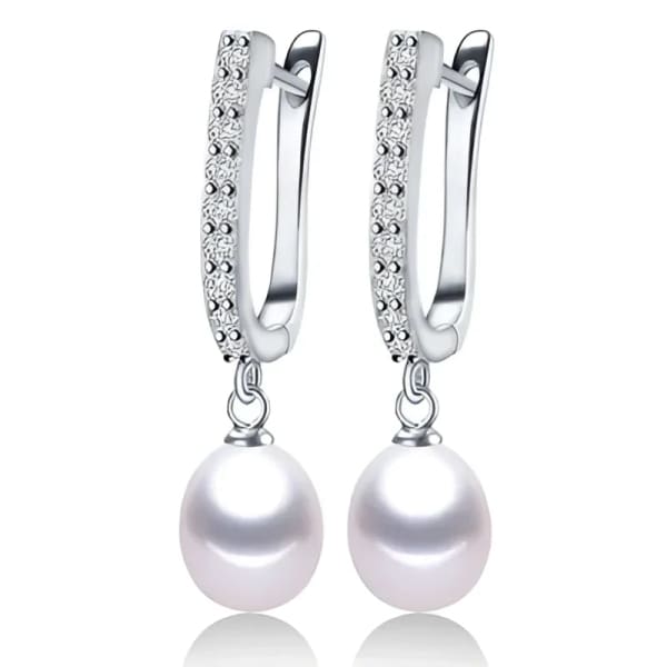 Belles boucles d'oreilles en argent et perles de culture blanches véritables