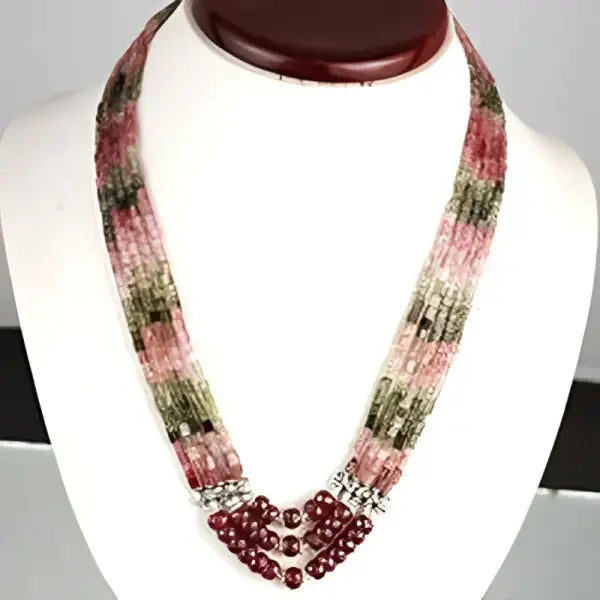 Collier en tourmaline naturelle et rubis naturel + boucles d'oreilles offertes 347.00 cts