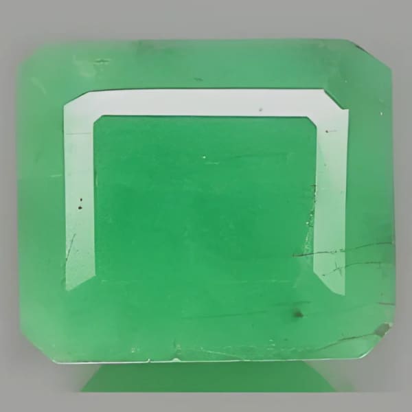 Émeraude naturelle Émeraude 9x8x5.5 mm 3.40 carats avec certificat