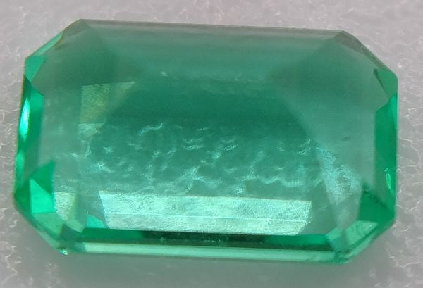 Emeraude hydrothermale octogonale 6x4 mm 0.45 carat