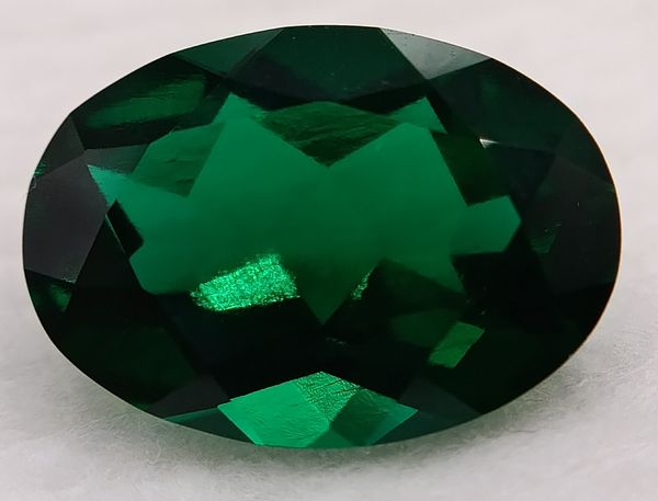 Émeraude Synthétique Ovale 14x10mm | 5.50 Carats | Vert Zambie