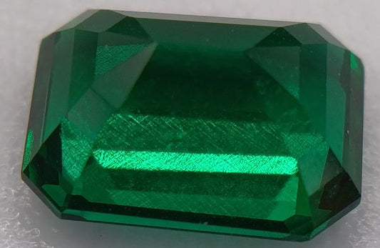 Émeraude Synthétique Octogonale 8x6 mm vert Zambie 1.40 carats 1