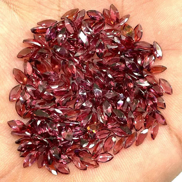 grenat rhodolite, de coupe marquise