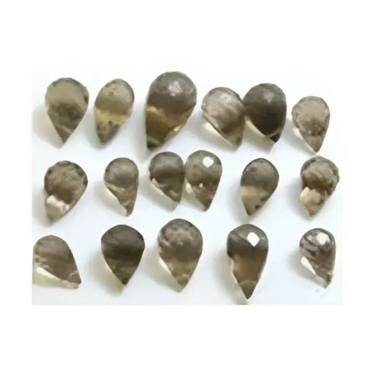 Lot de 40 pierres 139.00 carats de quartz fumé tailles biriolettes percées