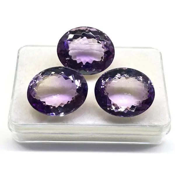 Lot indivisible de 3 amethystes ovales a facettes 71.25 carats