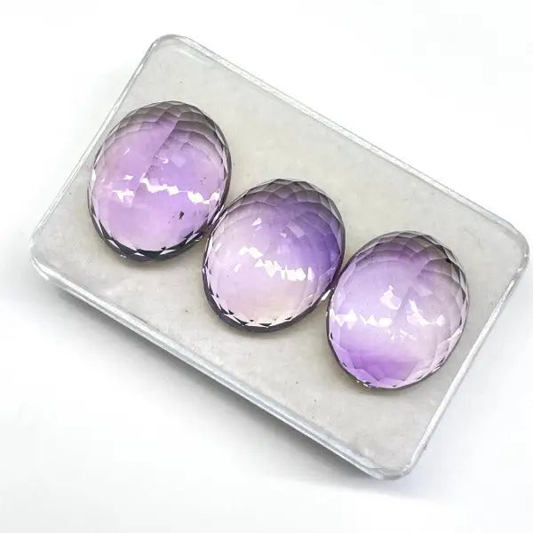 Lot indivisible de 3 amethystes ovales a facettes 71.25 carats