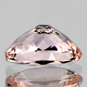 Morganite naturelle ovale a facettes 7x5 mm 0.70 Carat