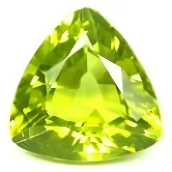 Peridot naturel trilliant a facettes 6x6 mm 0.75 carat