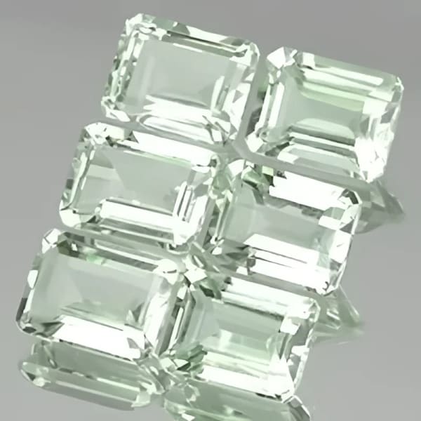 Prasiolite naturelle octogonale 7x5 mm 0.90 carats