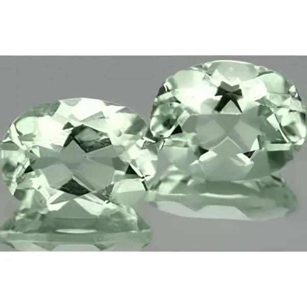 Prasiolite naturelle ovale a facettes 8x6 mm 1.17 carat