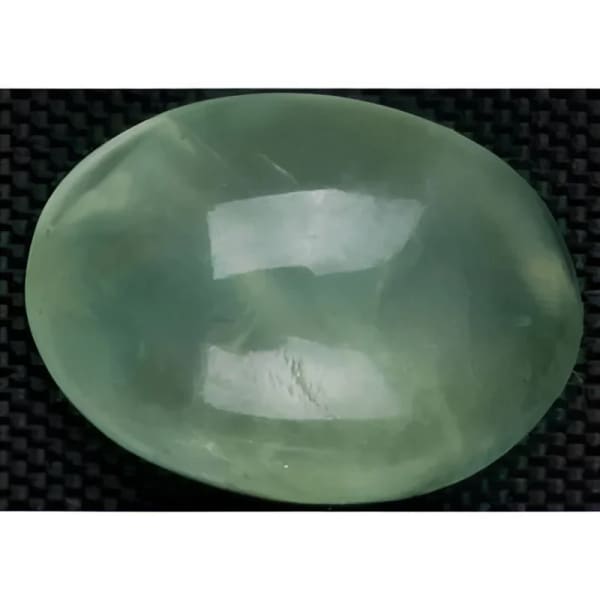 Prehnite taille ovale cabochon 7x5 mm 1.00 carat