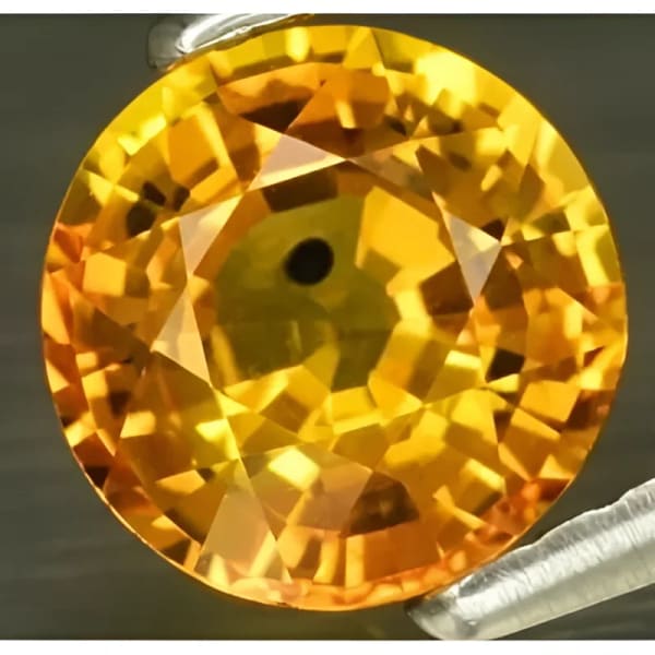 Saphir jaune naturel rond a facettes 6 mm 1.13 carats