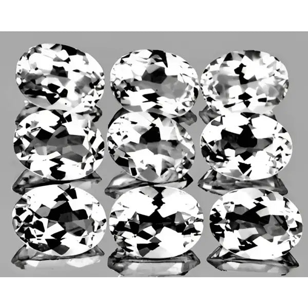 Topaze blanche naturelle ovale a facettes 6x4 mm 0.53 carat