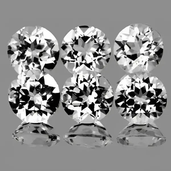 Topaze blanche ronde a facettes 4 mm 0.30 carats