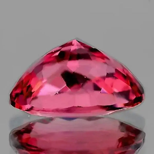 Tourmaline rose ou rubellite ovale a facettes 8.16x65.57x4.35 mm 1.28 carats