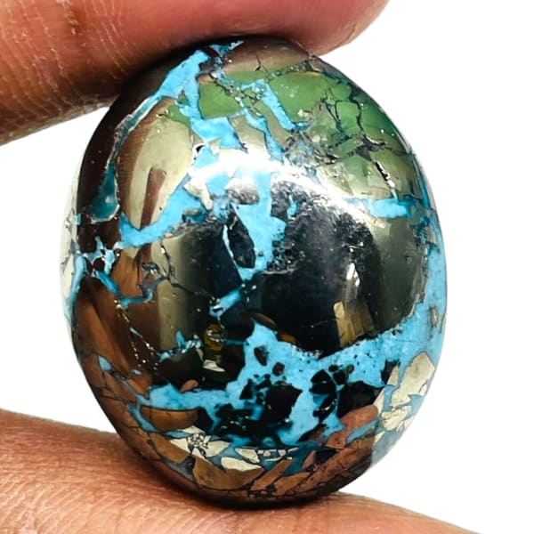 Turquoise naturelle ovale cabochon 30mmx25mmx12mm 110.63 carats