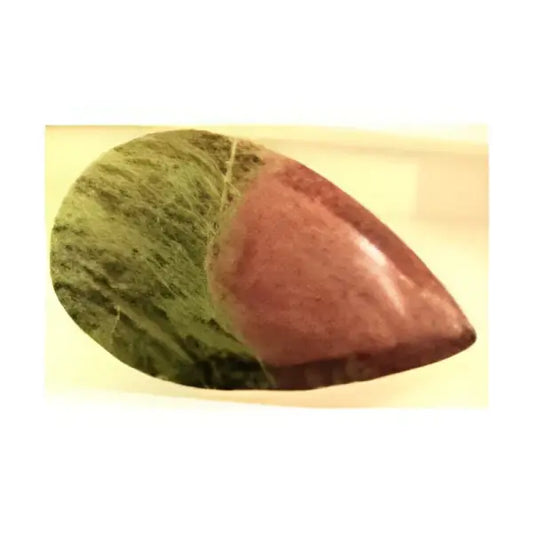 Zoisite naturelle taille poire cabochon 57x42 mm 135.20 carats