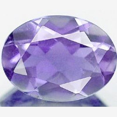 Cordierite ovale a facettes 6x4 mm 0.38 carat