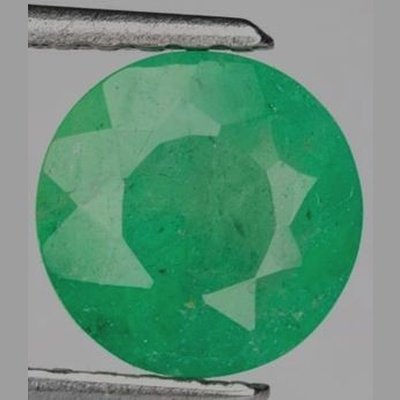 Émeraude naturelle du Brésil ronde a facettes 6 mm 0.75 carat