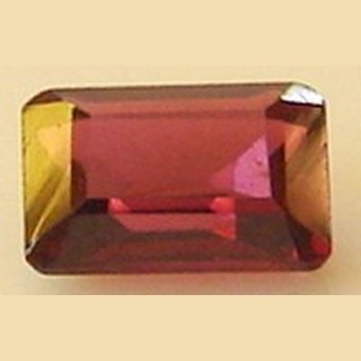 Grenat rhodolite octagonal 6x4 mm 0.88 carat