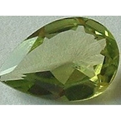 Peridot naturel poire a facettes 10x7 mm 1.80 carats Inclusions