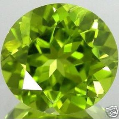 Peridot naturel rond a facettes 5 mm 0.57 carat