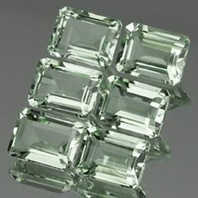 Prasiolite naturelle octogonale 9x7 mm 2.20 carats