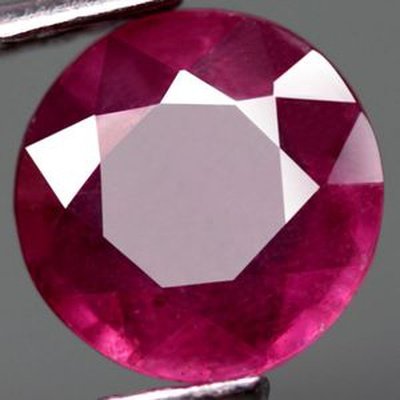 Rubis birman traité rond à facettes 3 mm 0.22 carat