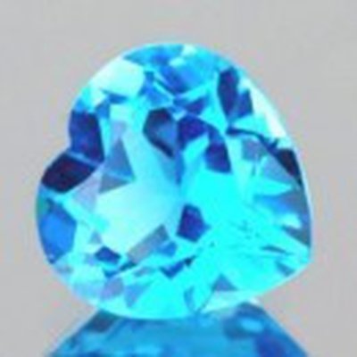 Topaze bleu suisse coeur a facettes 10x10 mm 4.00 carats
