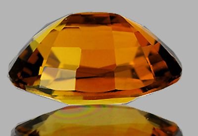 Tourmaline jaune or ovale a facettes 7.96x5.82x 3.43 mm 1.15 carat