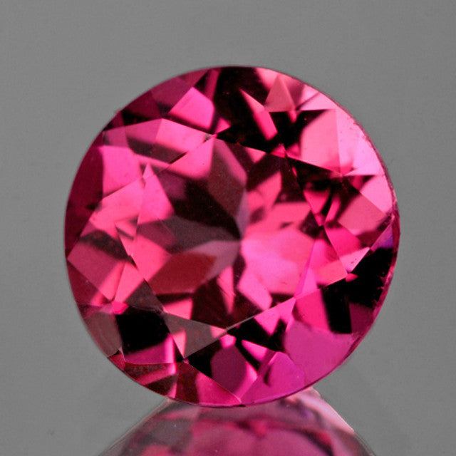 Tourmaline rose ou rubellite ronde a facettes 5x 3.6 mm 0.57 carat