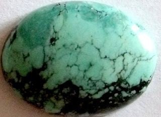 Turquoise taille ovale cabochon 16x12 mm 6.40 carats
