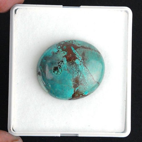 Turquoise taille ovale cabochon 33x29x9 mm 59.00 carats