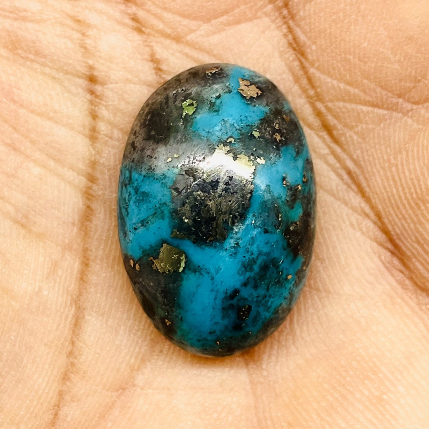 Turquoise naturelle cabochon ovale – 33.30 carats – pierre unique