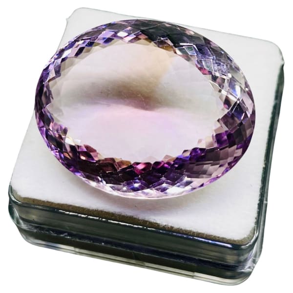 Améthyste du Bresil ovale a facettes 29x23x13 mm 54.35 carats