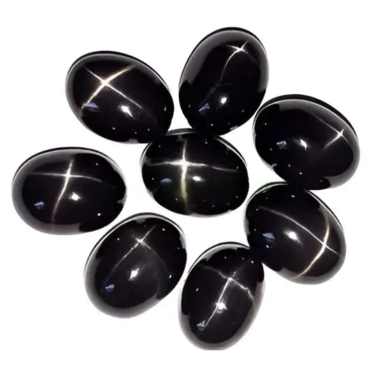 Diopside étoilé ovale cabochon7x5 mm 1.10 carat
