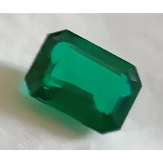 Emeraude hydrothermale octogonale  8x6 mm 1.40 carat