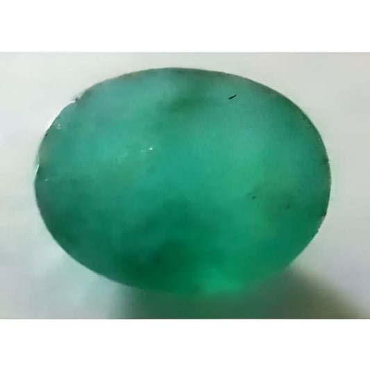Émeraude naturelle ovale a facettes 5x4 mm 0.29 carat